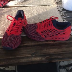 Like New Men’s ASICS size 7.5